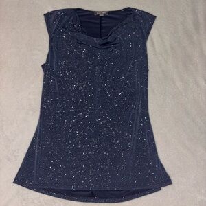 woman’s navy blouse